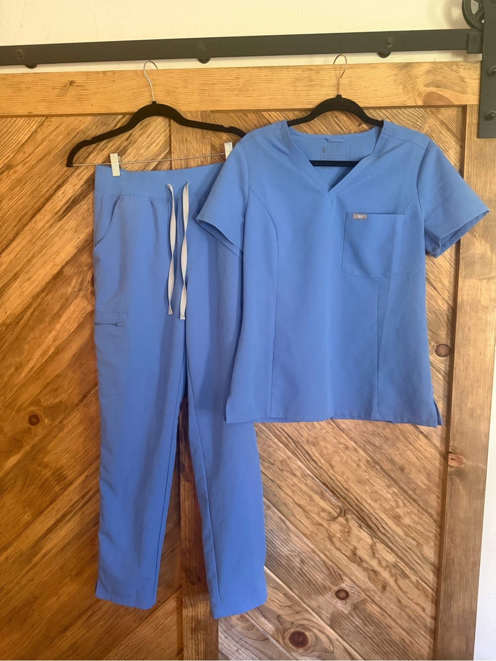 Figs Ceil Blue Yola and Catarina Slim in M